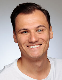 „Am Ende ist es der Körper allein, der uns durch Zeit und Raum trägt und in dem wir jede Sekunde unseres Lebens verbringen dürfen. Deswegen möchte ich ihn auch so behandeln und ist Bewegung ein wichtiger Teil in meinem Leben.“
