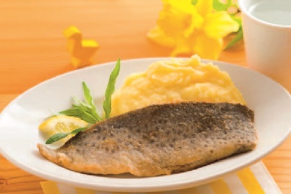 Fischfilet auf Erdäpfel-Püree Fischfilet auf Erdäpfel-Püree