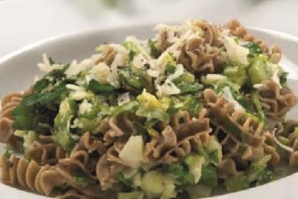 Penne auf Frühlingszwiebeln Penne auf Frühlingszwiebeln