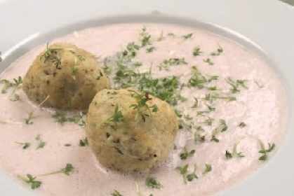 Radieschen-Suppe mit Kresse-Knödeln Radieschen-Suppe mit Kresse-Knödeln