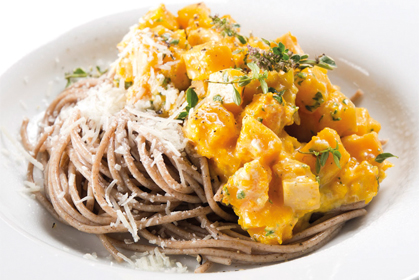 Rahm-Kürbis mit Vollkorn-Spaghetti Rahm-Kürbis mit Vollkorn-Spaghetti