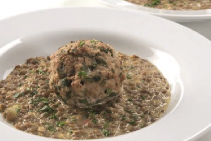 Walnuss-Vollkornknödel mit Linsen Walnuss-Vollkornknödel mit Linsen